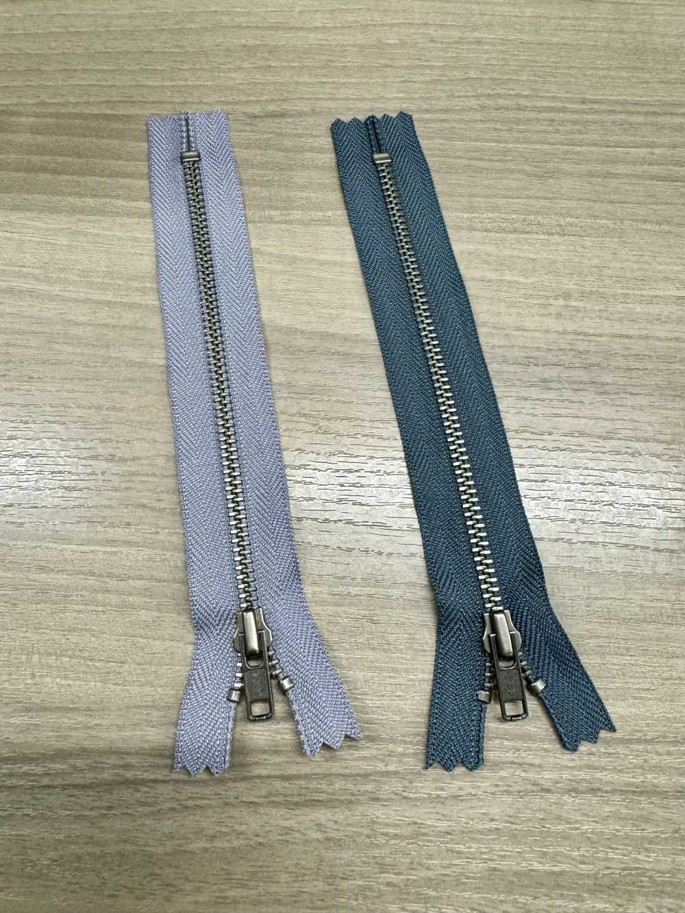4MGTHC-OUTLET Metal Zipper Antique Silver Closed End Outlet 4MGTHC-OUTLET Metal Zipper Antique Silver Closed End Outlet