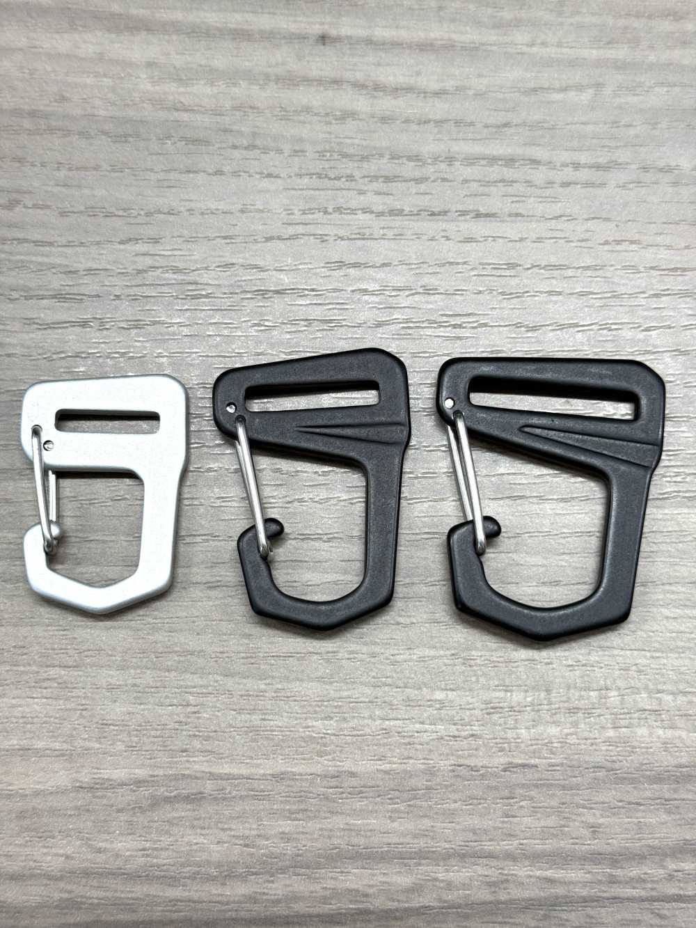 HH046 [Buckles And Ring]