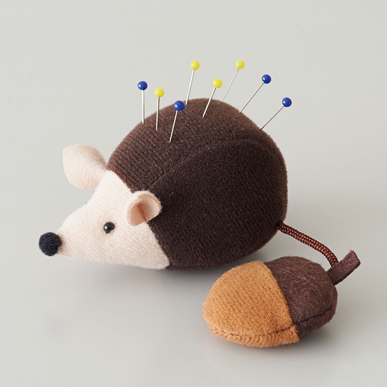 23052 Pincushion With Needles <Hedgehog>[Handicraft Supplies] Clover