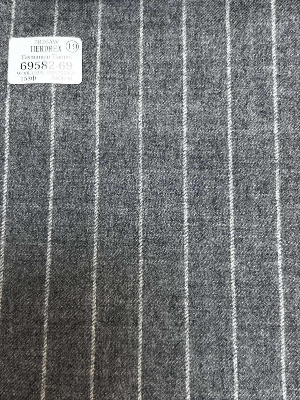 69582-69 26AW HERDREX [Tasmanian Flannel] Silk And Wool Light Gray Stripe[Textile] Kunishima Co., Ltd.