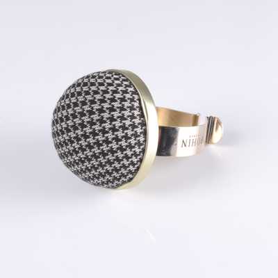 98884 French BOHIN-made Pincushion, Houndstooth Pattern