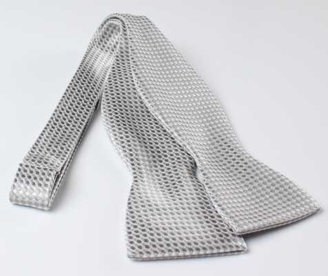 MT-985 Japanese-made Silk Hand-tied Bow Tie, Kanoko Pattern, Light Gray