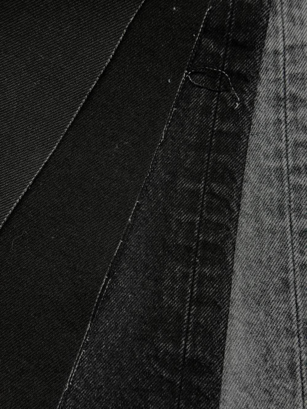 This is a long-selling product from Kaihara, characterized by its beautiful twill weave, reminiscent of vintage items.