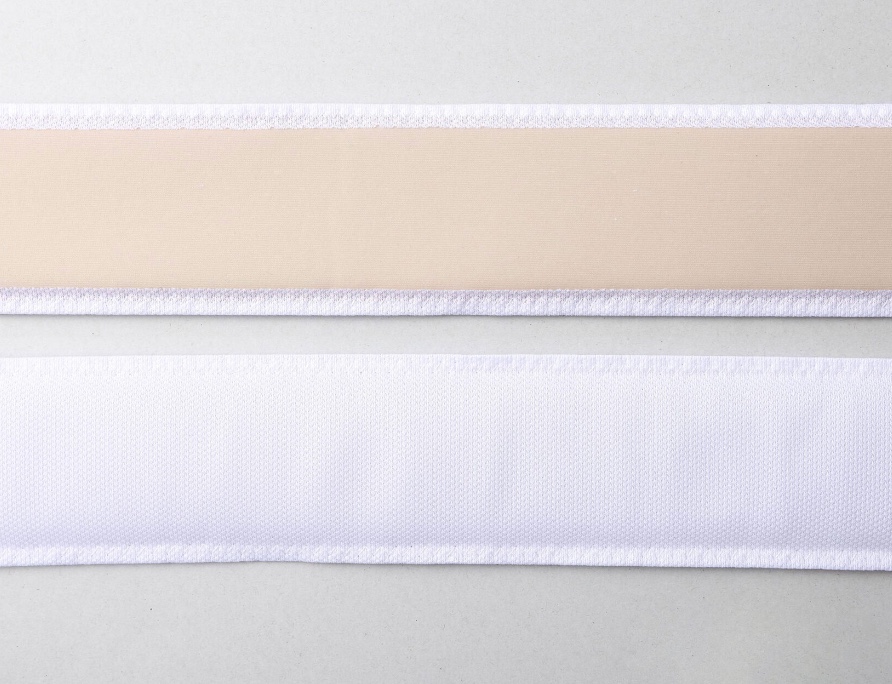 The sweatband is made of polyester fabric layered with 5mm urethane, and is used in combination with a helmet for caddy hats.